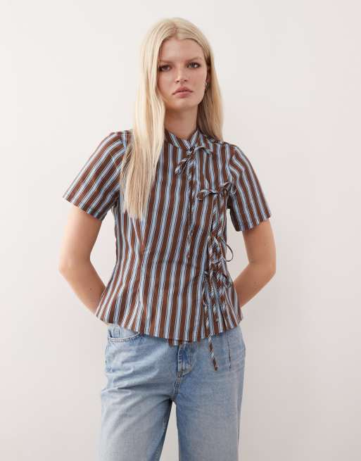 Reclaimed Vintage - Top med asymmetrisk bindedetalje og blå/brune striber