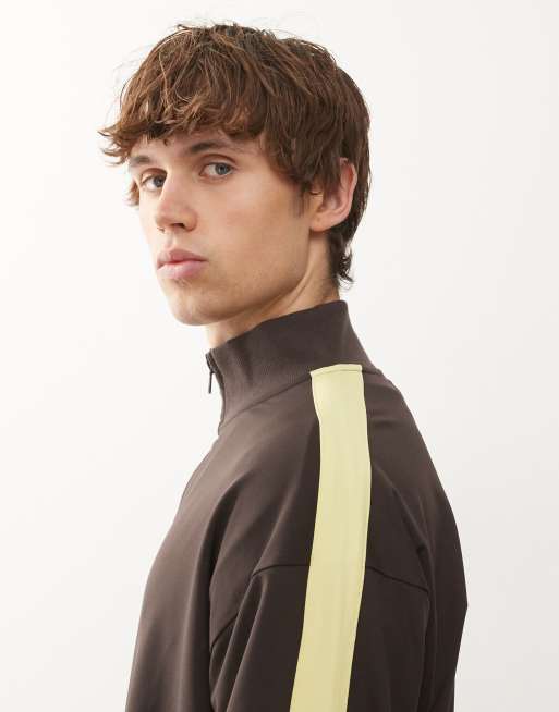 Reclaimed Vintage – Trainingsjacke in Braun mit seitlichem gelbem Streifen, 4 von 5