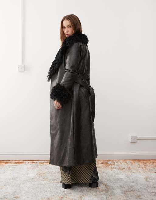 Reclaimed Vintage Trench coat long en similicuir avec col en fausse fourrure ASOS