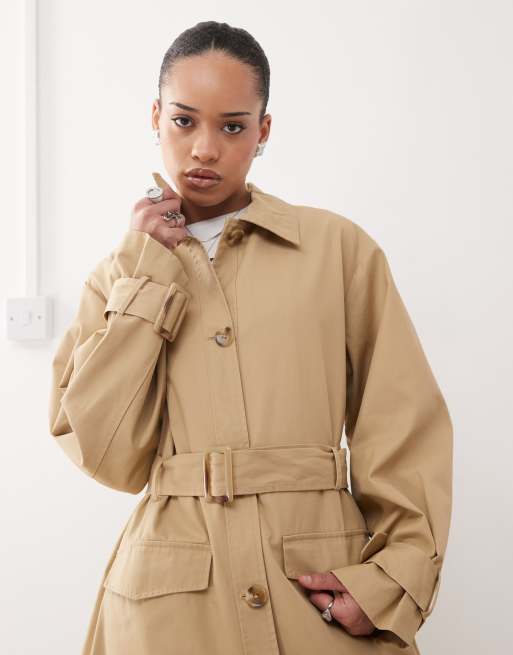 Reclaimed Vintage – Trenchcoat in Beige mit Gürtel und Cape-Detail , 2 von 4