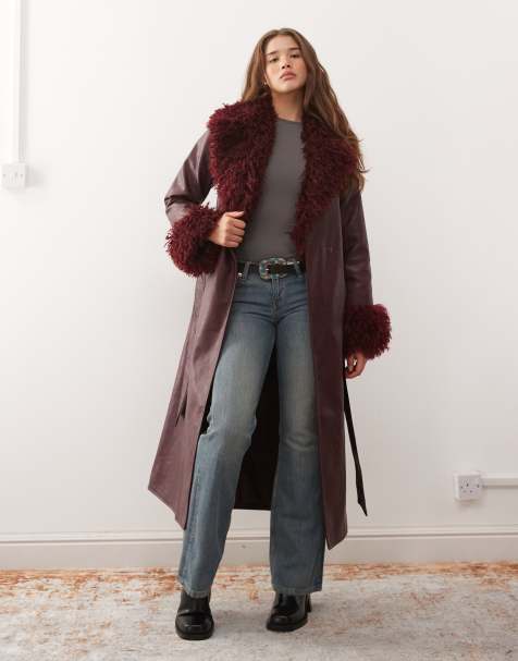 Reclaimed Vintage - Trenchcoat met leerlook, lange pasvorm en kraag en manchetten van imitatiebont in bordeauxrood - view 1