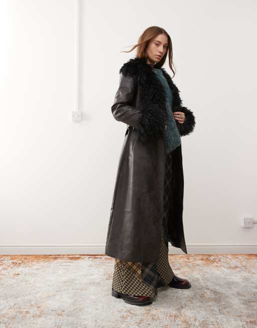 Reclaimed Vintage - Trenchcoat met leerlook, lange pasvorm en randen van imitatiebont