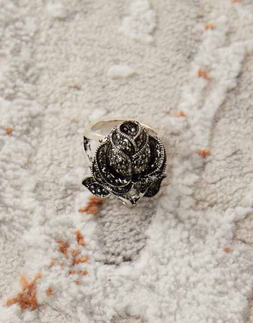 Reclaimed Vintage - Uniseks ring met roosje in gepolijst zilver