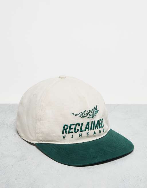 Reclaimed Vintage - Uniseks sportpet met dad-look met merkteken in ecru en groen contrast