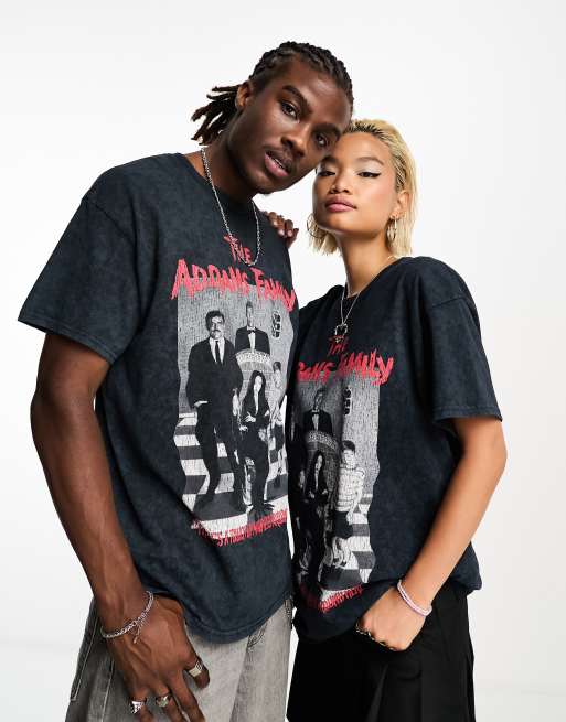 Reclaimed Vintage - Uniseks T-shirt met gelicenseerde The Addams Family-print in zwart met wassing