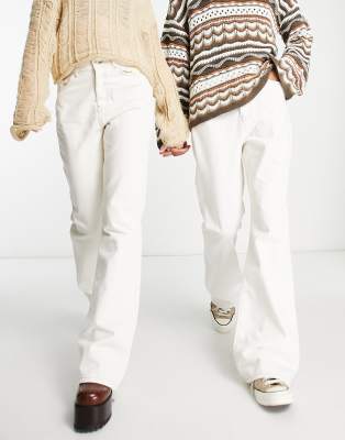 Reclaimed Vintage unisex 01' relaxed flare in ecru with contrast stitch - ASOS Price Checker