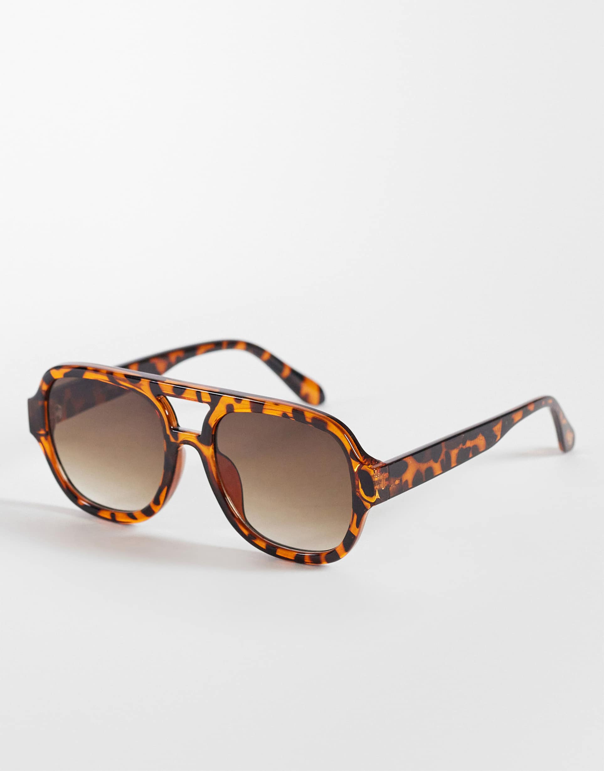 reclaimed vintage unisex aviator sunglasses with brown lens in brown tortoiseshell