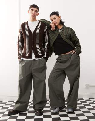 unisex baggy pants with front pleat detail in gray-Green