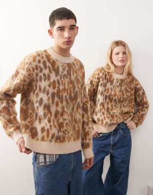 Reclaimed Vintage unisex boxy crew neck leopard print jumper-Neutral