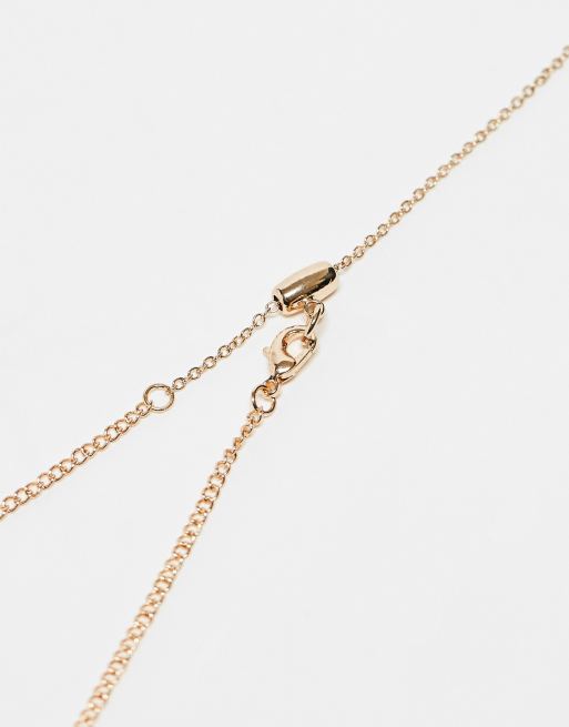 Reclaimed Vintage unisex chain with signet pendant in gold | ASOS