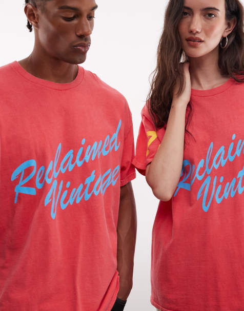 Reclaimed Vintage Unisex-College-T-Shirt mit Slogan in Rot - view 1
