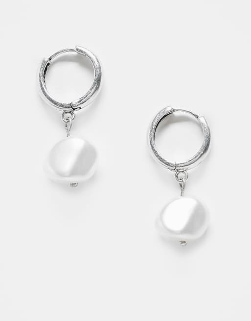 Reclaimed Vintage – Unisex-Creolen in poliertem Silber mit Perlenanhänger