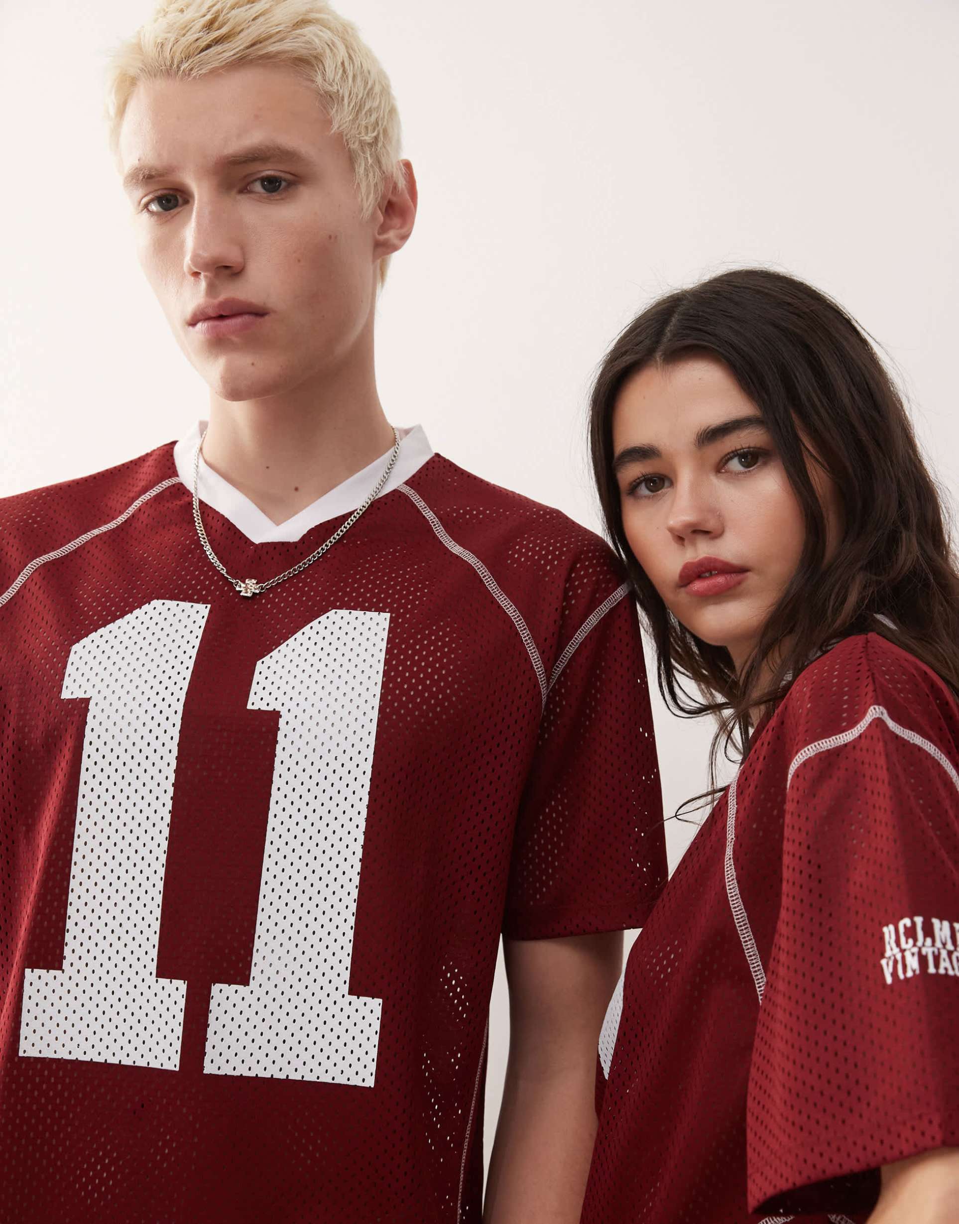 reclaimed vintage unisex cropped boxy airtex t-shirt in burgundy