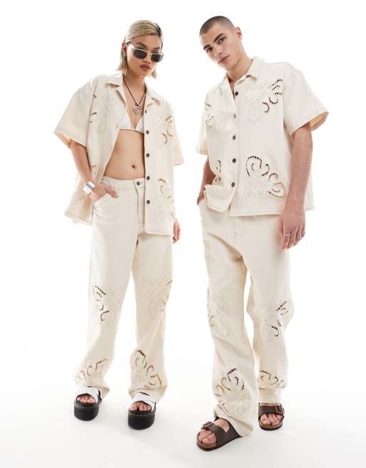 【U LAN】(UNISEX) Heels Embroidery Oversized Fit Denim Shirt U LAN】(UNISEX) Heels Embroidery Oversized Fit Denim Shirt