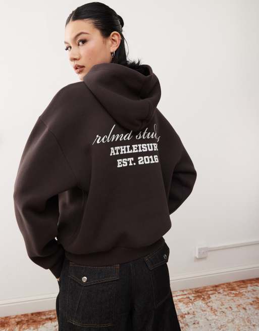 Reclaimed Vintage – Unisex – Cropped Kapuzenpullover in Boxy-Passform in Schokoladenbraun mit Logo , 3 von 4