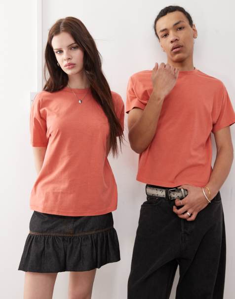 Reclaimed Vintage - Unisex - Cropped Slim Fit-t-shirt med firkantet pasform i rød vask - view 1