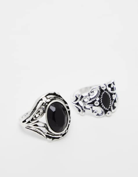 Black Stone Ring With White Veins