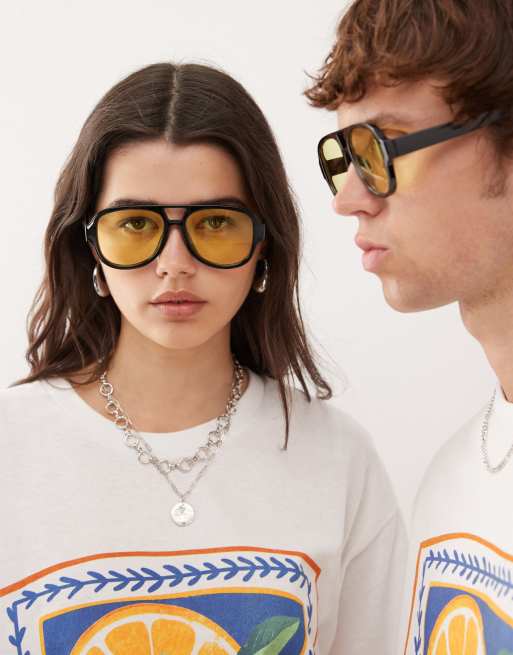 Reclaimed Vintage Unisex – Czarne okulary przeciwsłoneczne typu aviator z żółtymi soczewkami