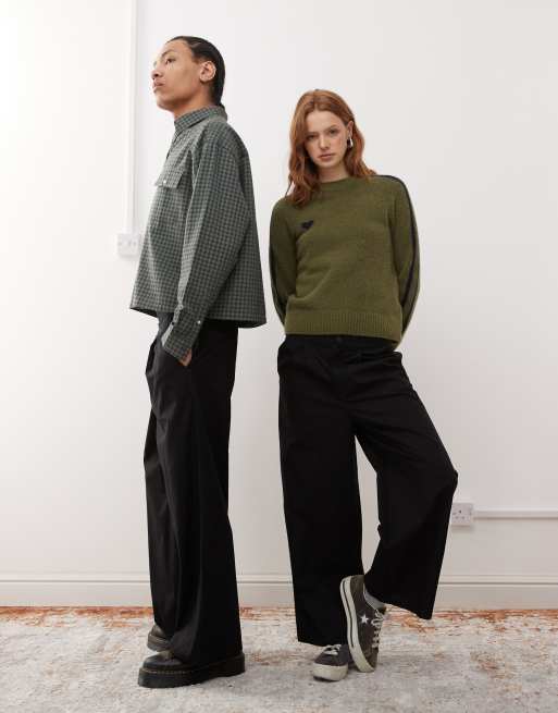 Reclaimed Vintage Unisex – Czarne spodnie bermudy