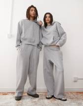 Courtside – Superweite Jeans-Jorts in brauner Dirty-Waschung mit Longline-Schnitt und Stickerei auf der Gesäßtasche