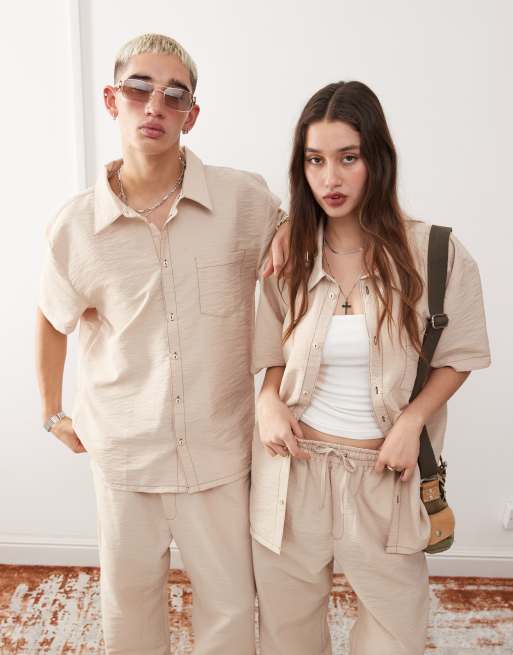 Reclaimed Vintage – Unisex-Hemd in Steinbeige mit Kontrastnaht