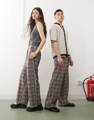 Reclaimed Vintage - Unisex-Hose in kariertem Braun mit weitem Bein-Bunt
