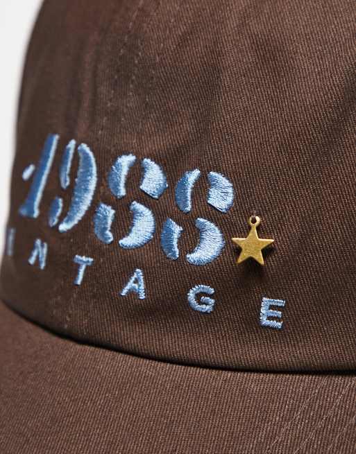 Reclaimed Vintage – Unisex-Kappe in Braun mit blauem Markenlogo, 2 von 3