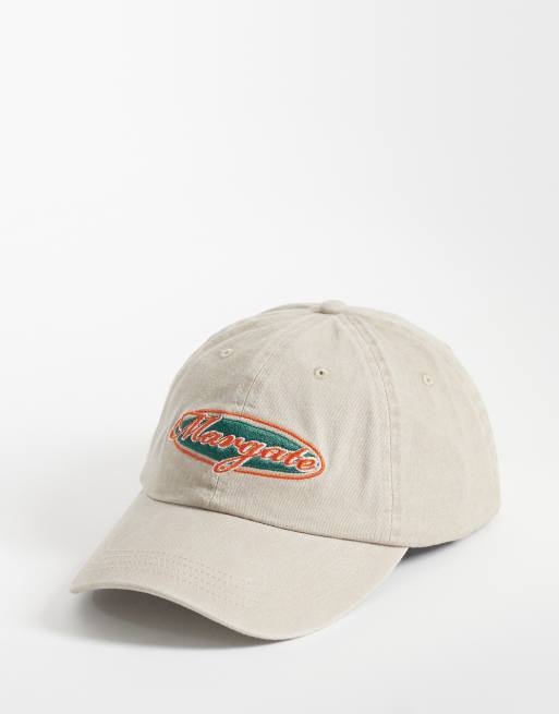Reclaimed Vintage – Unisex-Kappe in Cremeweiß mit „Margate“-Stickerei