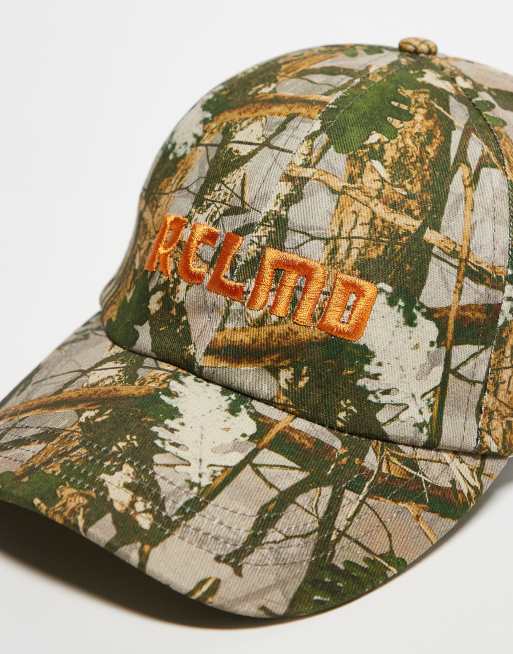 Reclaimed Vintage - Unisex - Kasket med camouflagemønster og orange branding, 2 af 3