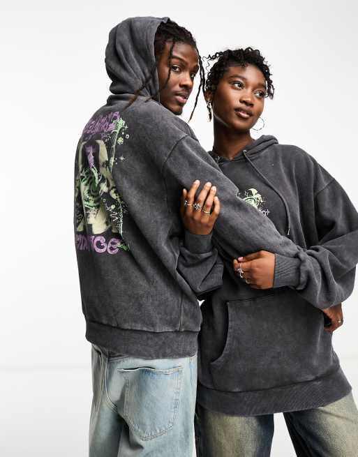Reclaimed Vintage – Unisex – Mörkgrå huvtröja med grafiskt tryck, 4 av 4