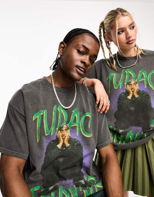 Reclaimed Vintage – Unisex – Mörkgrå, tvättad t-shirt med licenserat Tupac-tryck 