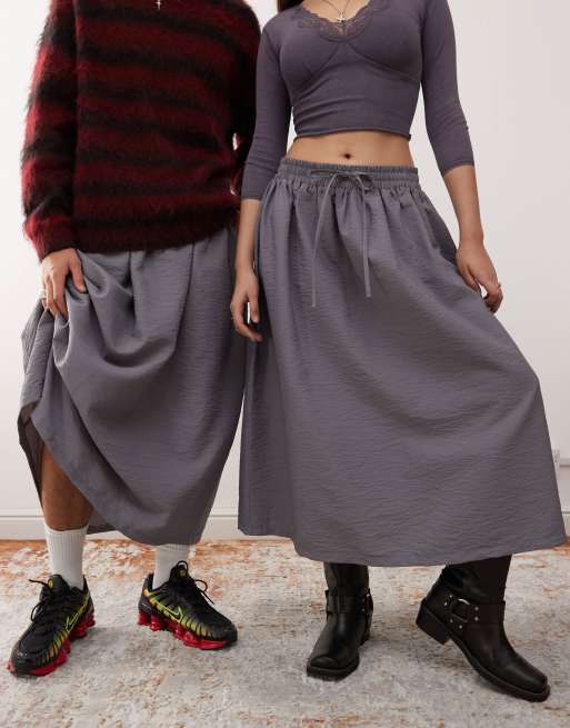Reclaimed Vintage unisex nylon skirt in charcoal , 4 of 5