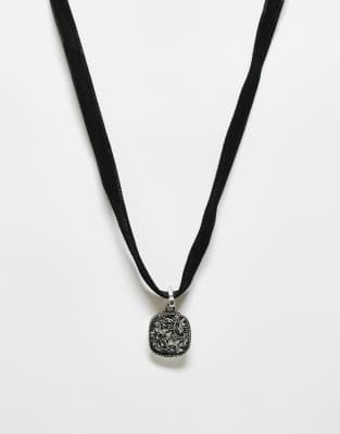 Reclaimed Vintage Unisex Pendant On Black Velvet-silver