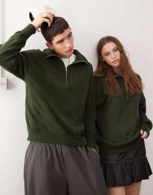 Unisex quarter zip sweater in green