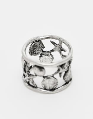 Reclaimed Vintage - Unisex - Ring in Silber-Optik mit Muschel-Design