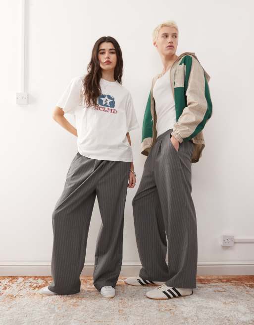 Reclaimed Vintage – Unisex-Schlupfhose in Anthrazit mit weitem Bein und Nadelstreifen 