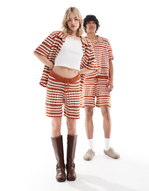 Reclaimed Vintage – Unisex-Shorts aus gestreiftem Häkelstrick