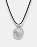 [Reclaimed Vintage] Reclaimed Vintage unisex silver molten pendant on cord One Size Silver