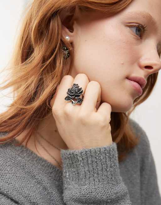 Reclaimed Vintage – Unisex – Silverfärgad, polerad ring med rosdetalj, 3 av 3
