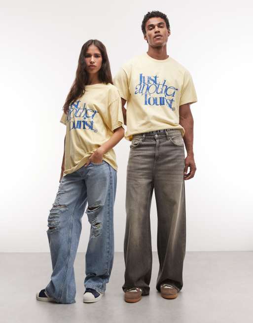 Reclaimed Vintage unisex slogan graphic tee in geel, 4 van 4