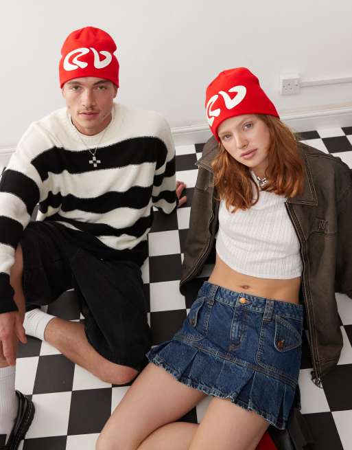 Reclaimed Vintage – Unisex-Strickmütze in Rot mit „RV“-Logo, 2 von 4