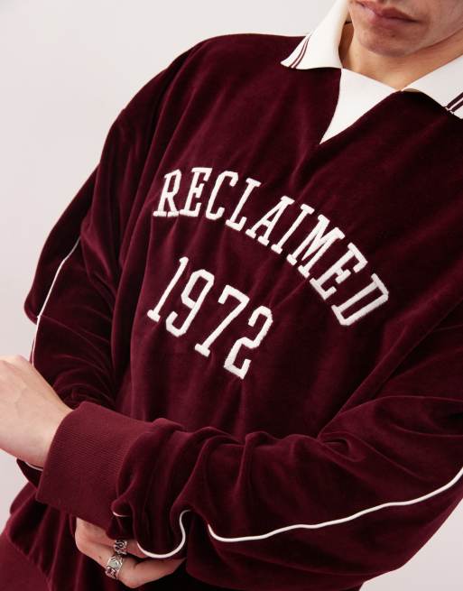 Reclaimed Vintage Unisex Sweatshirt aus Velours in Burgunderrot mit Logo