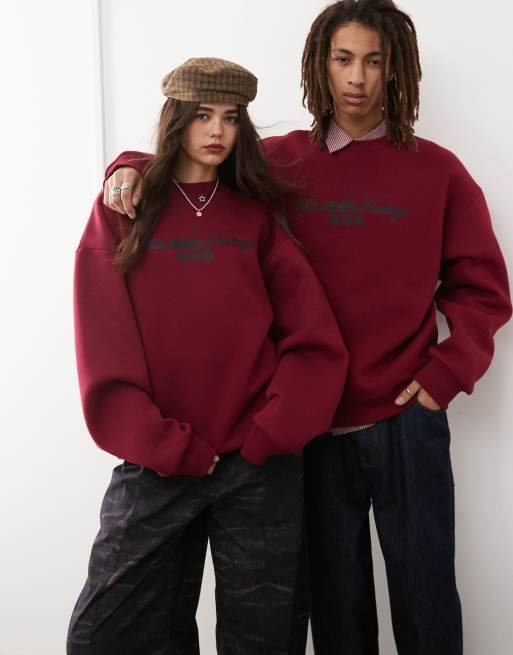 Reclaimed Vintage Unisex Sweatshirt in Burgunderrot mit Logo und Oversize Schnitt ASOS