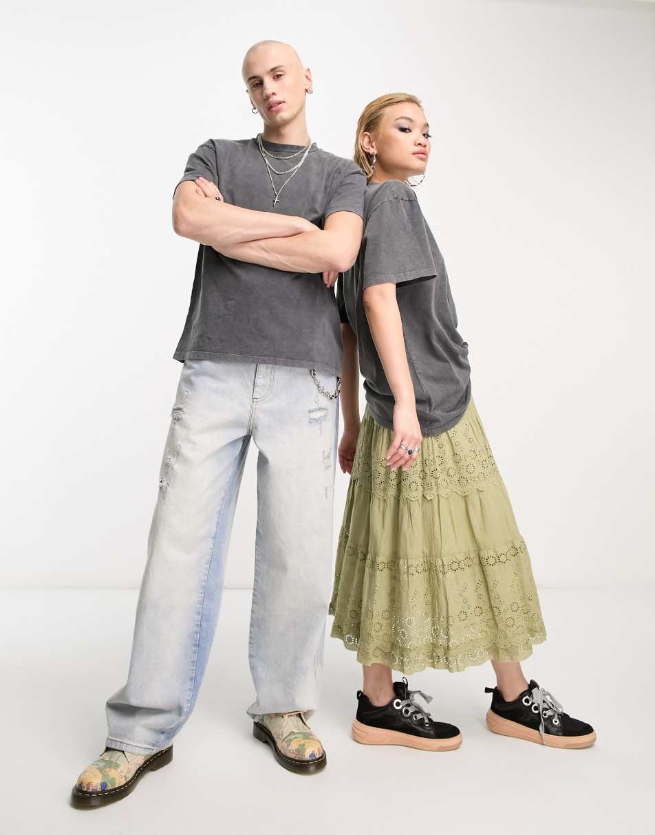 Reclaimed Vintage unisex t-shirt in washed charcoal 0