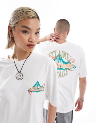 unisex t shirt with wilderness print in white-Gray