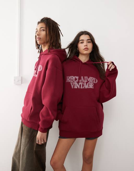 Reclaimed Vintage – Unisex – Vinröd huvtröja i oversize med spraytryck