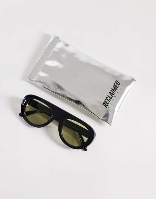 Reclaimed Vintage unisex visor aviator with green lens in black, 3 of 3