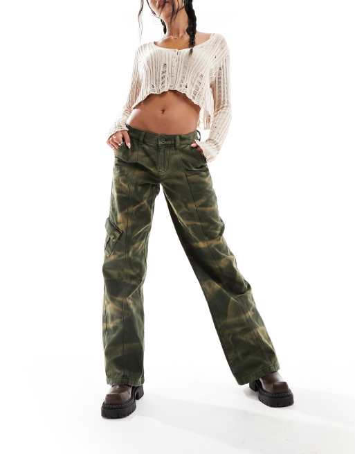 Reclaimed Vintage - Utility-jeans i Y2K-design med camouflageprint