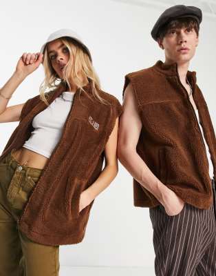 Reclaimed Vintage - Veste sans manches unisexe en imitation peau de mouton
