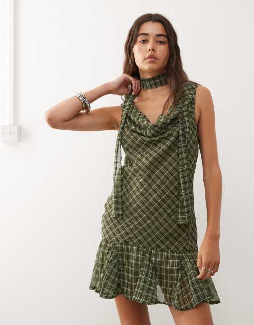 Reclaimed Vintage - Vestito corto verde a quadri con sciarpa e vita scesa